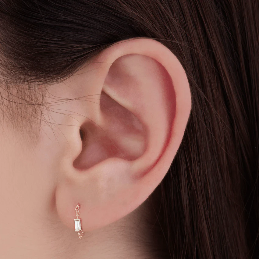 Baguette Diamond Chain Wrap Stud Earring - Image 14