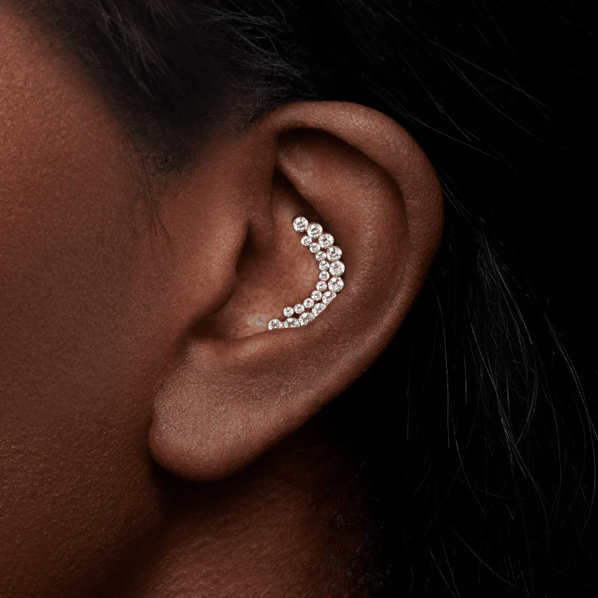 Invisible Set Diamond Apsara Curve Threaded Stud Earring - Image 15