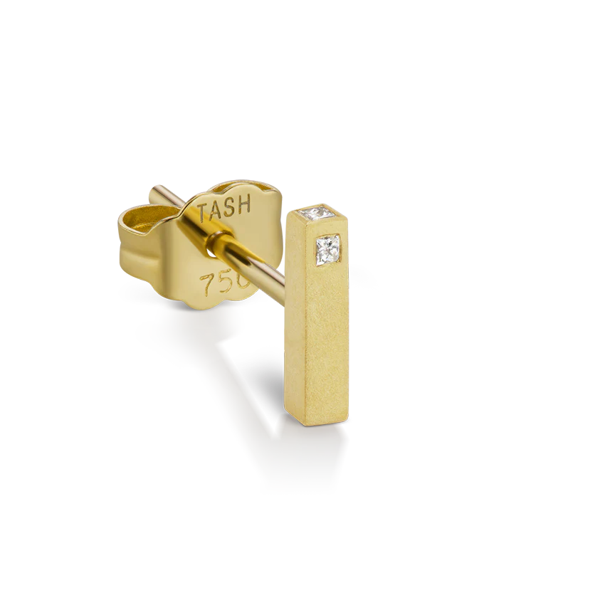 Matte Square Three Diamond End Bar Stud Earring - Image 9