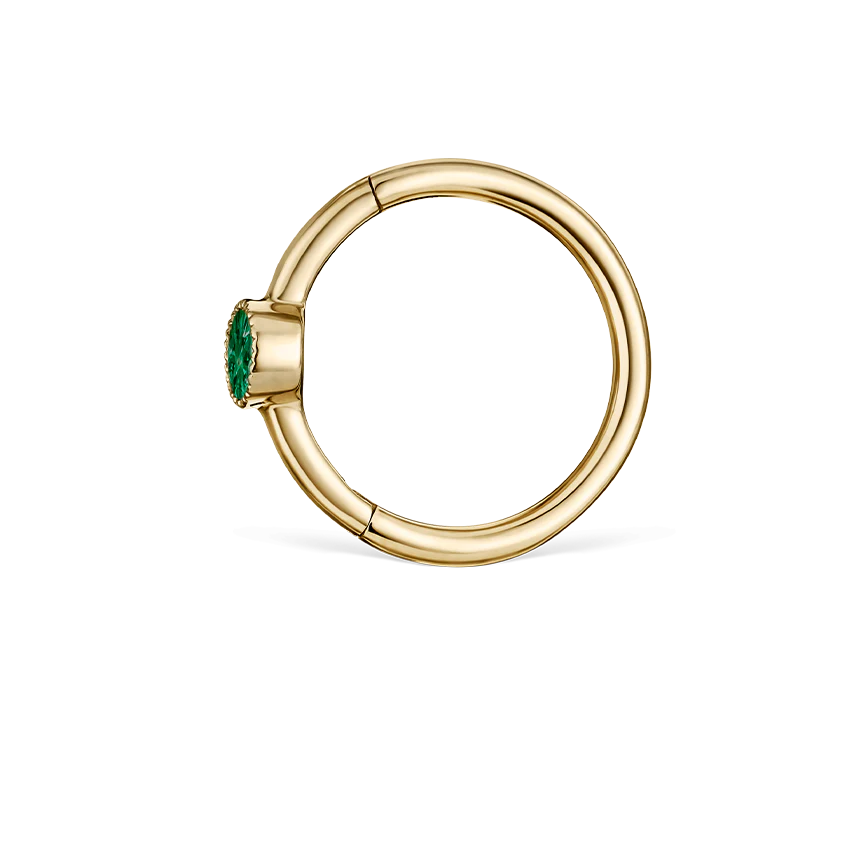 Scallop Set Emerald Hoop Earring - Image 9