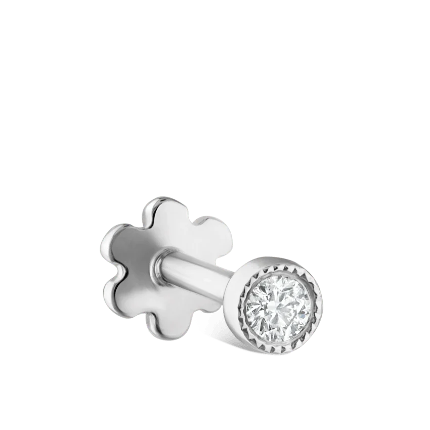 Scalloped Set Diamond Threaded Stud Earring - Image 4